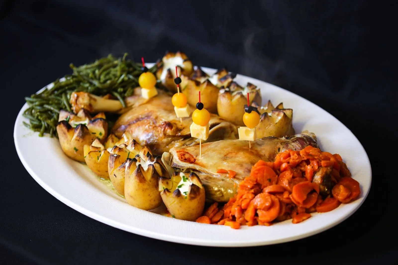 Gigot d'agneau et légumes pour repas de mariage Maral Events