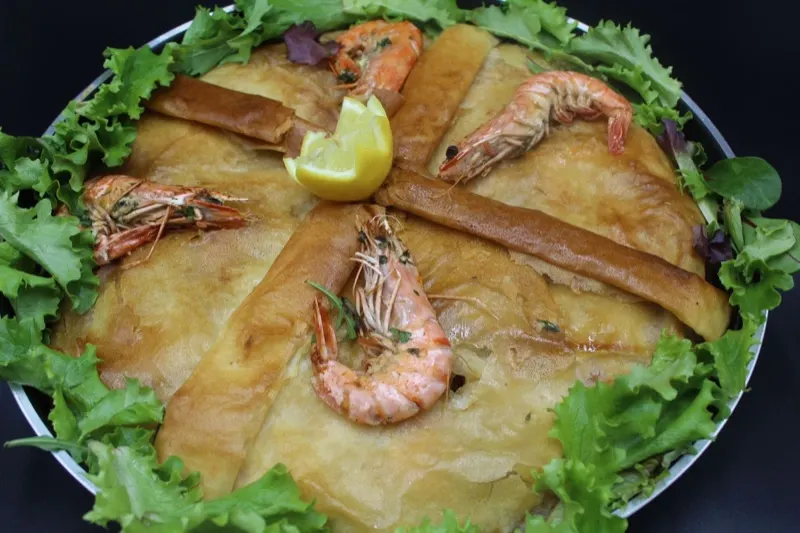 Pastilla aux fruits de mer et crevettes, traiteur Maral Events